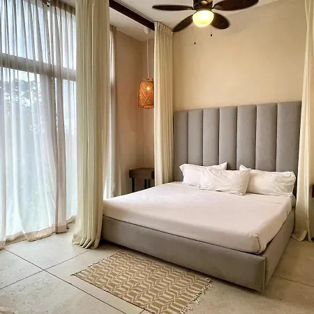 Beautiful 2 Bdr, Location! *