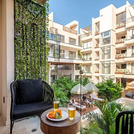 Centre Apartment *
