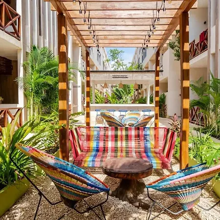Apartment In La Veleta With King Size Bed