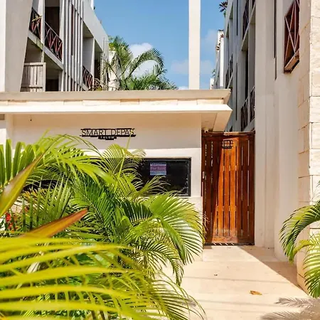 In La Veleta With King Size Bed Apartment