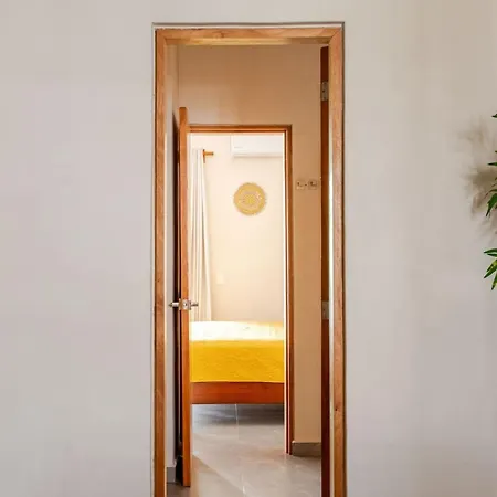 In La Veleta With King Size Bed Apartment *