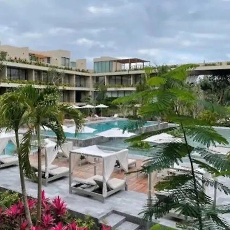 Grand Avec Patio Prive Mistiq