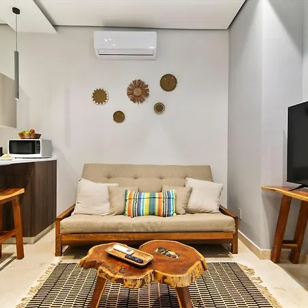 Apartment 5 Min Walk To Beach & Free Access To 2 Beach Clubs *