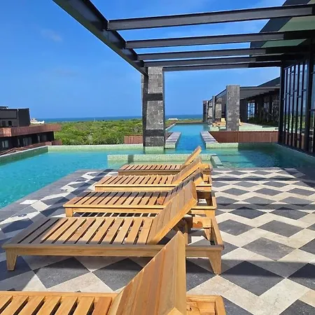 1 Bd - 5 Min Walk To Free Club - 4 Rooftop Pools