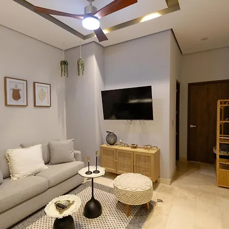 Apartment 1 Bd - 5 Min Walk To Free Club - 4 Rooftop Pools *