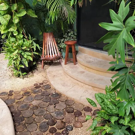 La Veleta Getaway With Pool, Garden And Downtown Access Tulum