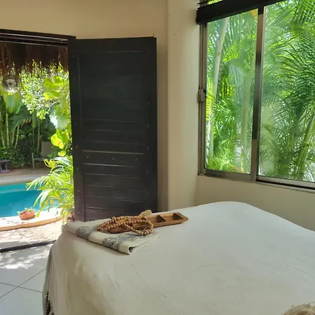 La Veleta Getaway With Pool, Garden And Downtown Access *