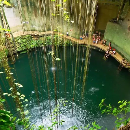 La Veleta Getaway With Pool, Garden And Downtown Access Tulum