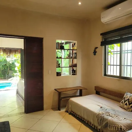 Villa La Veleta Getaway With Pool, Garden And Downtown Access Tulum