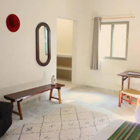 Villa La Veleta Getaway With Pool, Garden And Downtown Access
