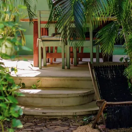 La Veleta Getaway With Pool, Garden And Downtown Access
