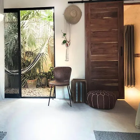 La Veleta Getaway With Pool, Garden And Downtown Access * Tulum