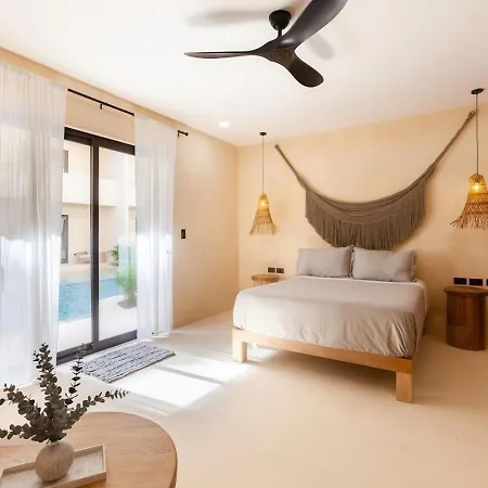 Swim Up Jungle Loft W Rooftop Club Access Holiday home