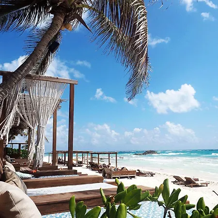 Hotel Amansala 4*