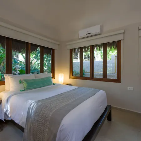 Hotel Corazon Bungalows,