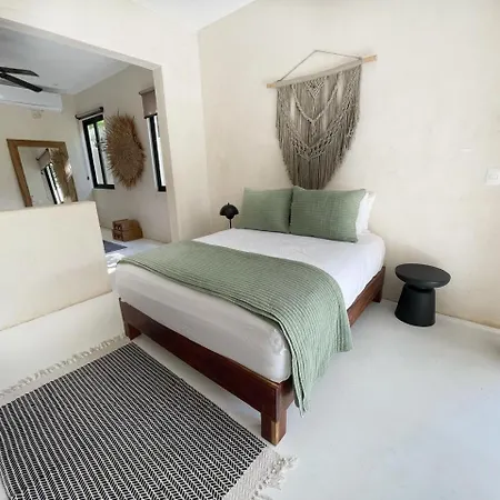 240m2 - 16 Persons - 6 - 2 Swimming Pool - 3 Jacuzzis Villa Tulum