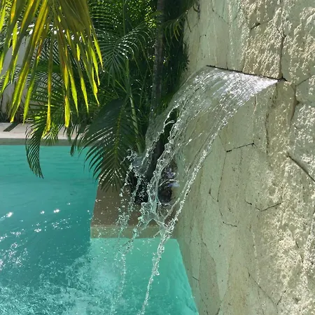 240m2 - 16 Persons - 6 - 2 Swimming Pool - 3 Jacuzzis Villa Tulum