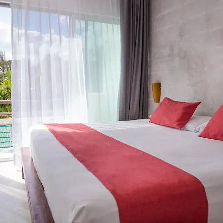 H2o Hotel 3*