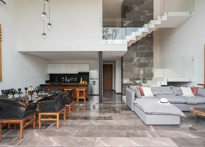 Luxury 4Br Villa With 3 Pools & Paddle Court, Karanda