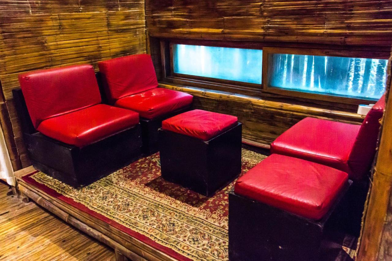 Bambu Gran Palas Hostal Party