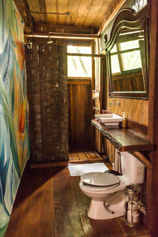 Bambu Gran Palas Hostal Party Hostel *