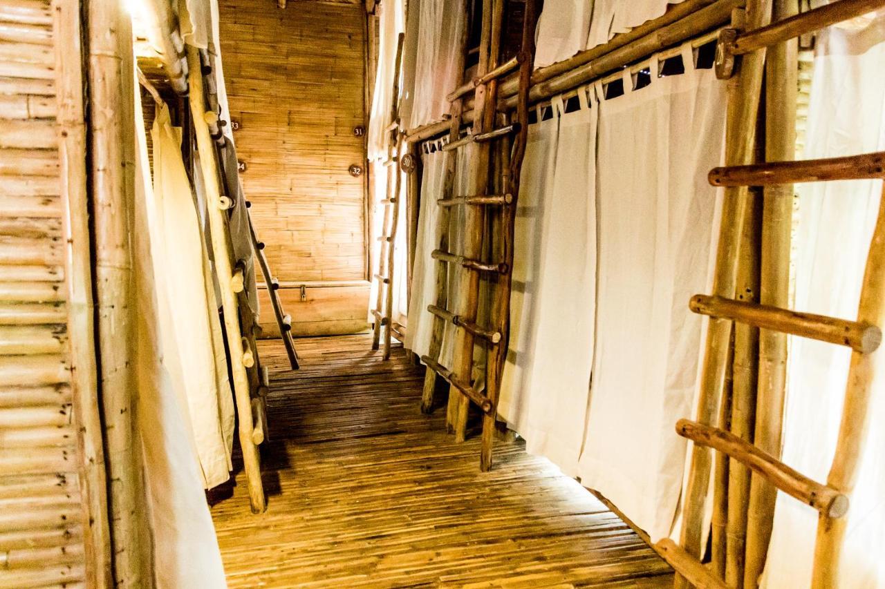 Bambu Gran Palas Hostal Party Tulum