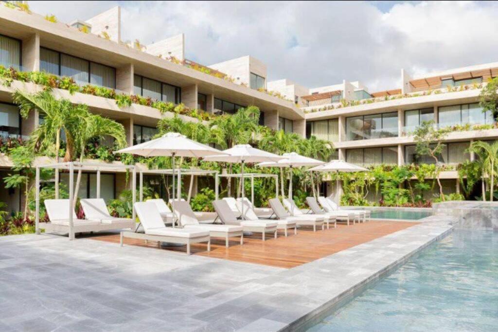 Mistiq Largest Ph With Gym, Club Shuttle & Fast Wifi