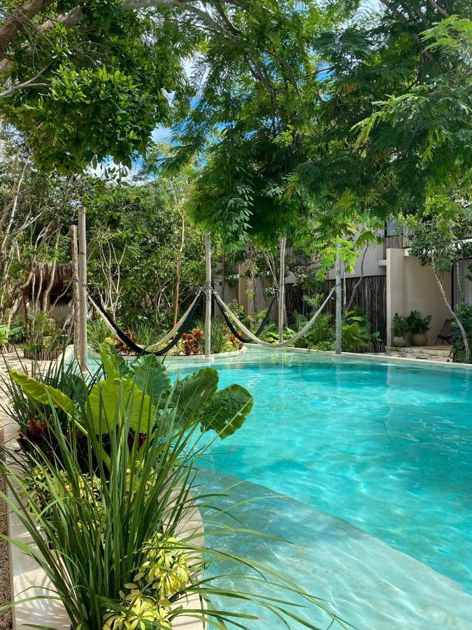 Luxury Jungle 2bd Condo, Fast Wifi, Private Pool Apartment *