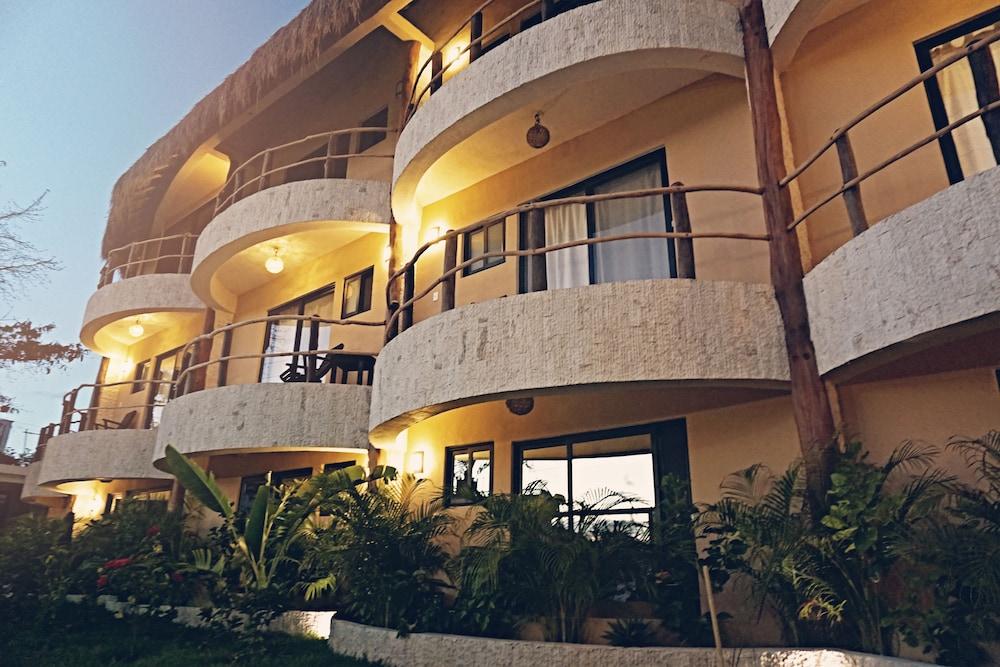 Jabin Hotel 3*