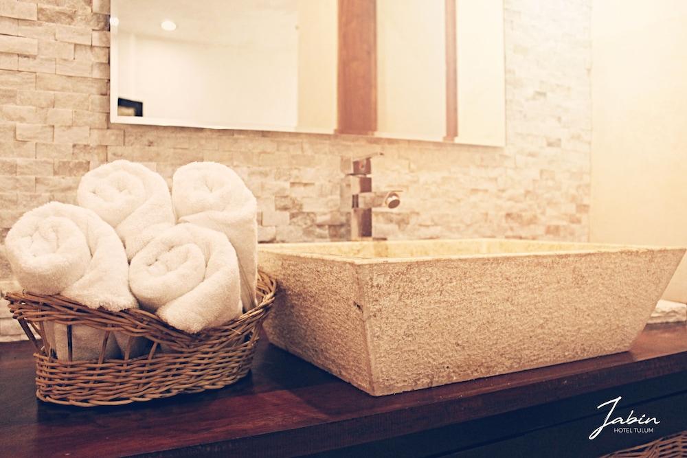 Jabin Hotel 3*