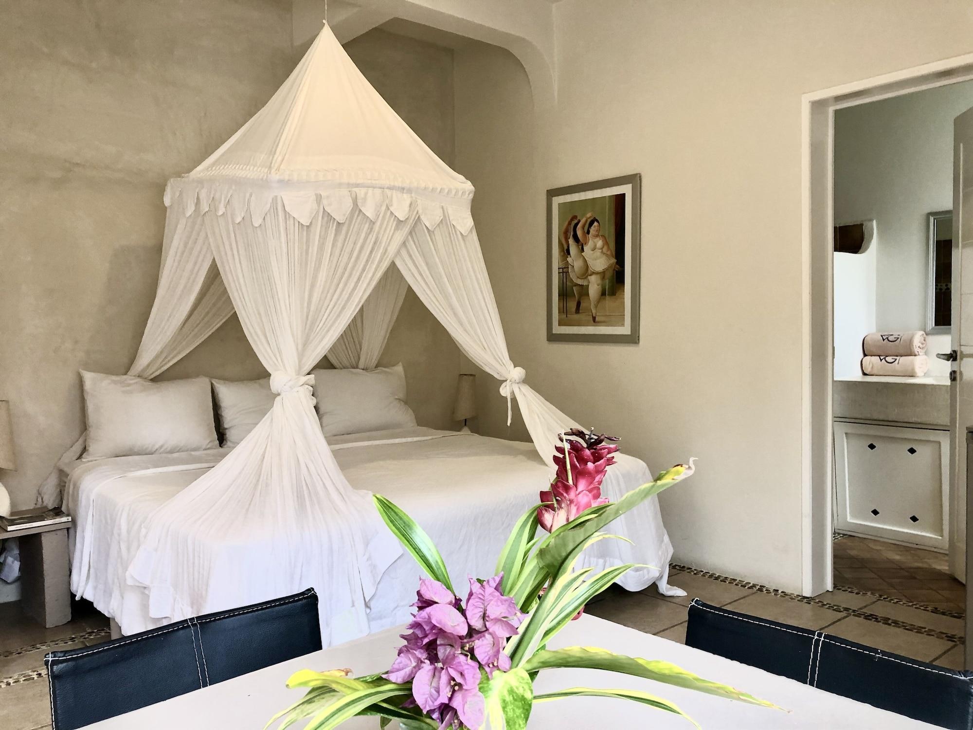 Hotel Geminis Boutique Condohotel 4*