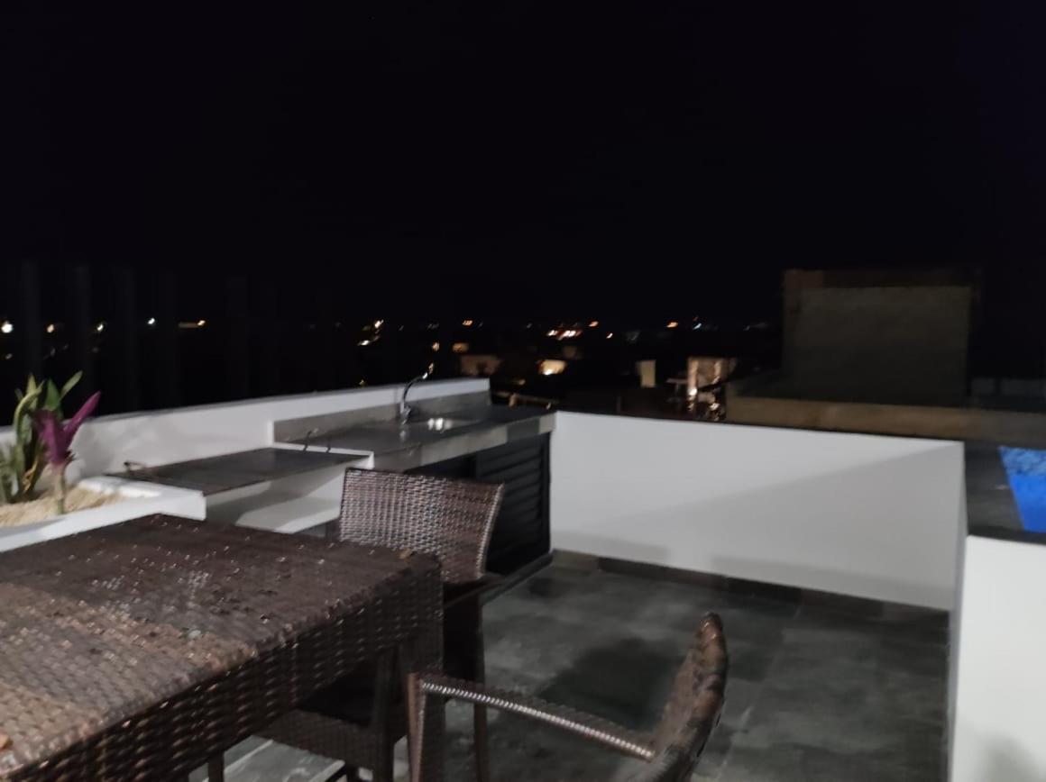 Mya, Elle&elena Residences