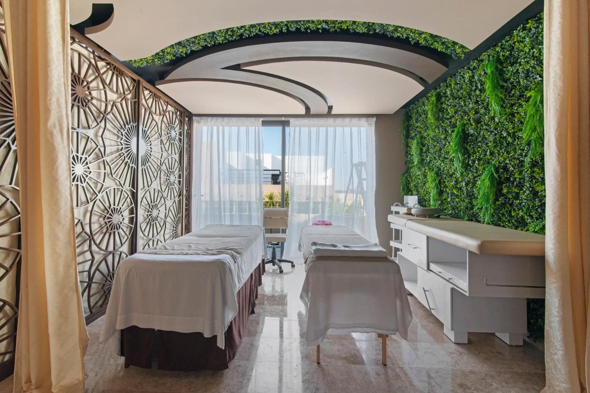 Apartment Serenity In The Sky - With Rooftop And Plunge Pool