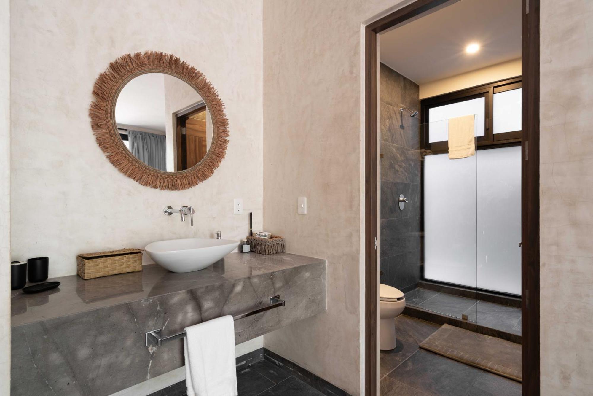 Twelve O'clock - Luxury Villa
