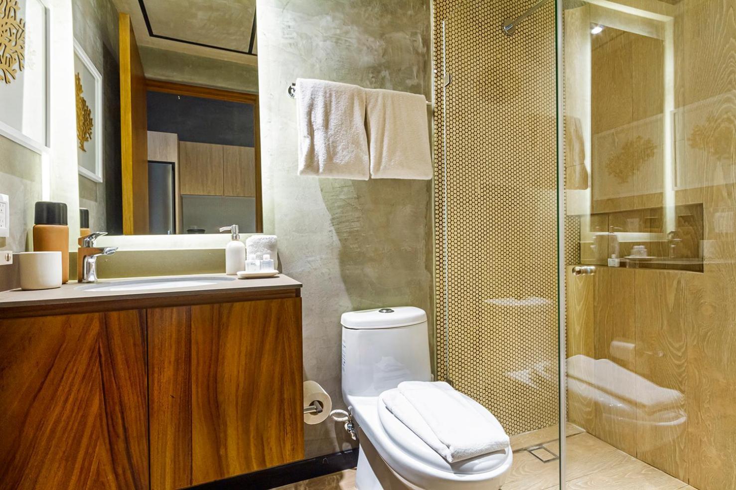 Sunny, Spacious & Amazing Amenities *