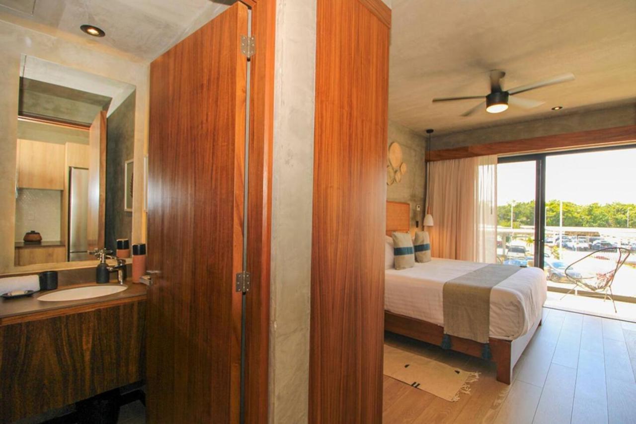 Premium Studio With Pool-gym-garden - Superb Location Apartment *