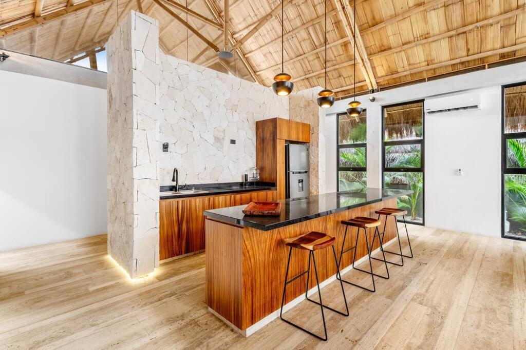 Lux Toh Villa, Rooftop Pool, Wifi, Transport *