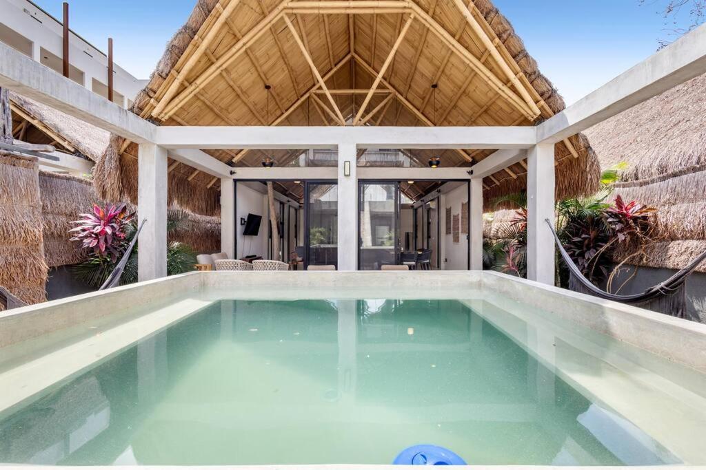 Lux Toh Villa, Rooftop Pool, Wifi, Transport Apartment *