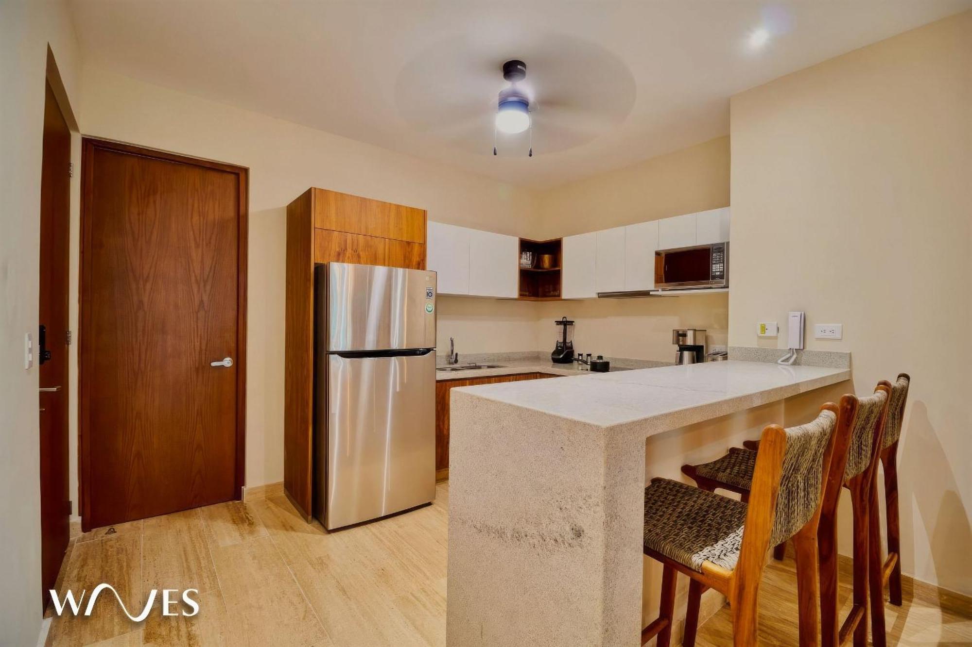 Spacious 2 Br. Jungle View Luxury W/prime Location Apartment