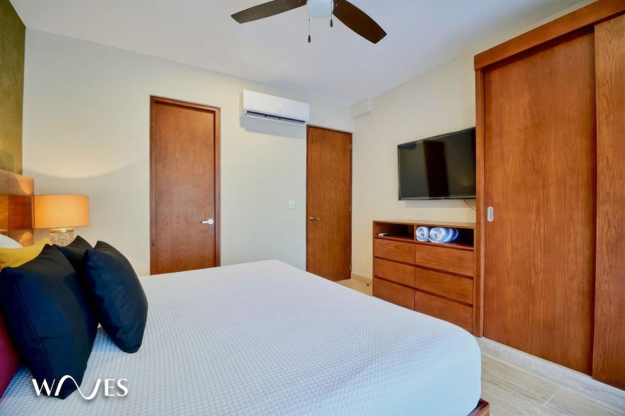Spacious 2 Br. Jungle View Luxury W/prime Location Apartment *