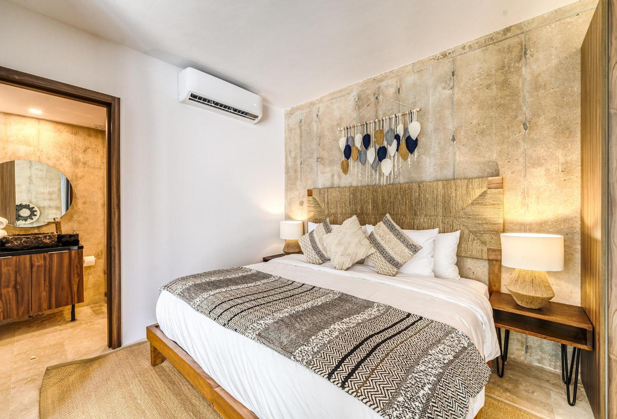 Hidden Swim Up Loft W Cenote Rooftop Pool Gym