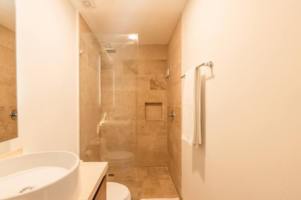 Apartment Beautiful & Brand New 2br Gated Community Pool *
