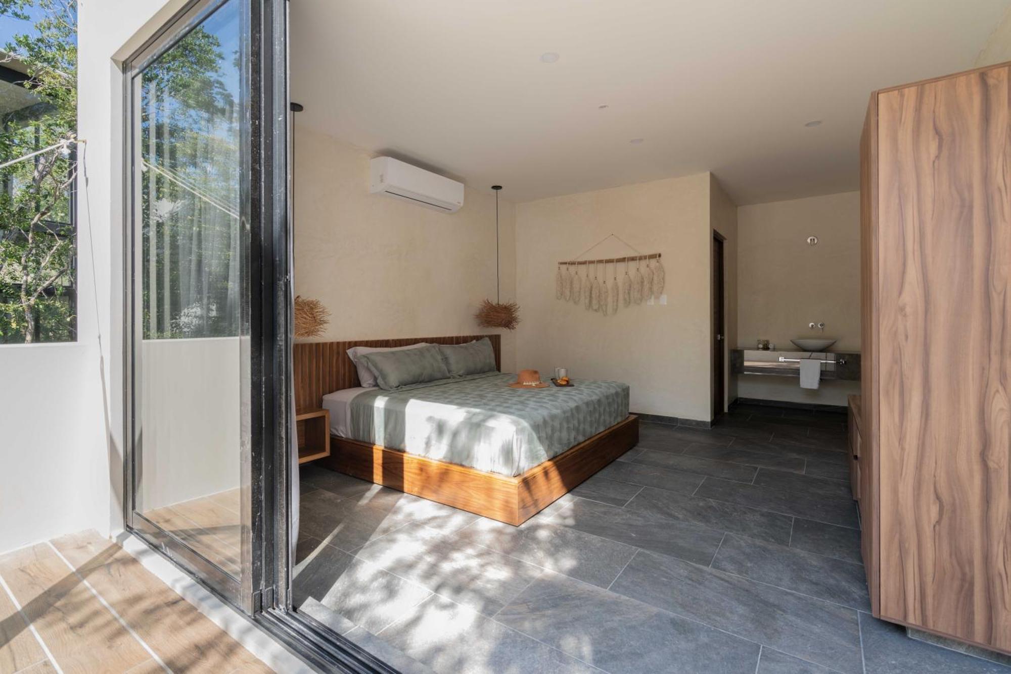 Twelve O'clock - Luxury Villa *