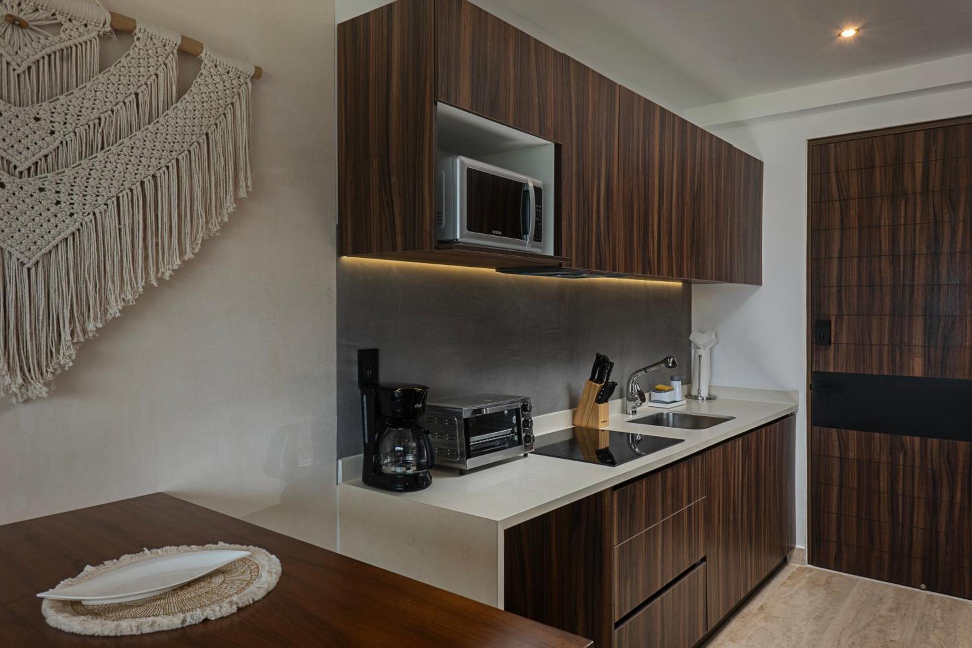 Unwind | Private Balcony & Rooftop Pools | Casago Сasa de vacaciones *