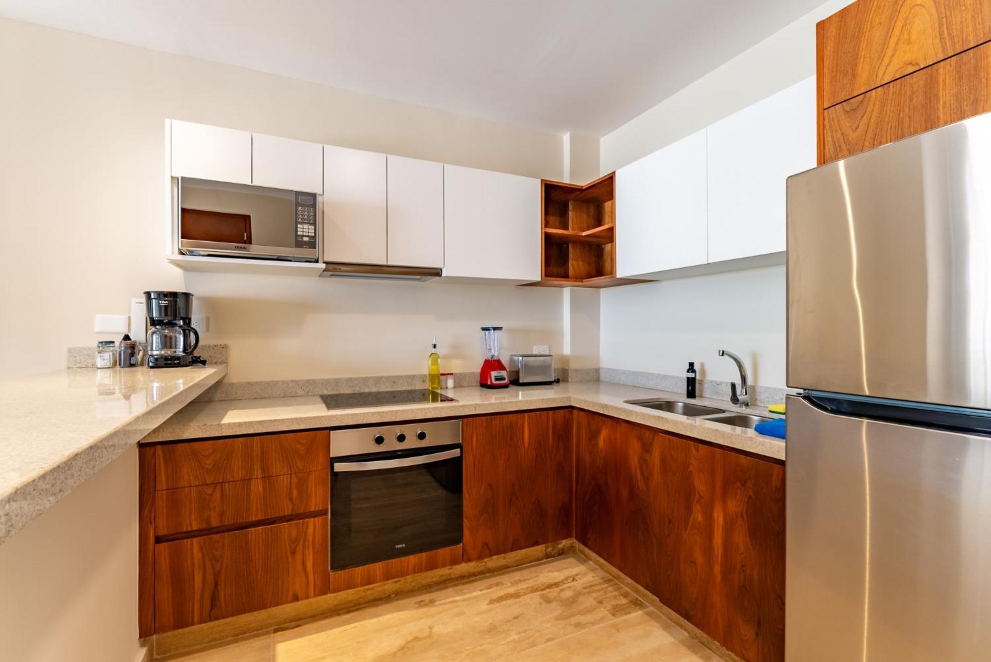 Luxury Gym Jacuzzi Wifi Starlink Apartment