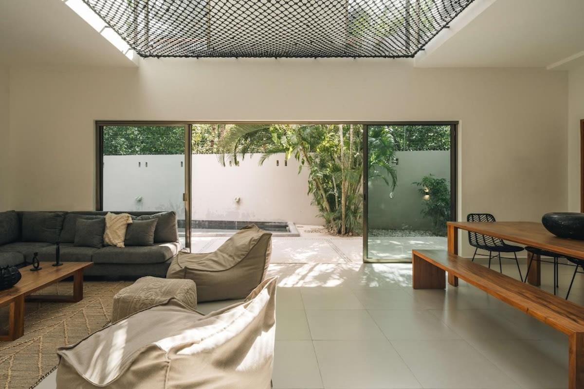Holiday home Stunnig 6Br Villa, Minimalist Design, Aldea Zama *