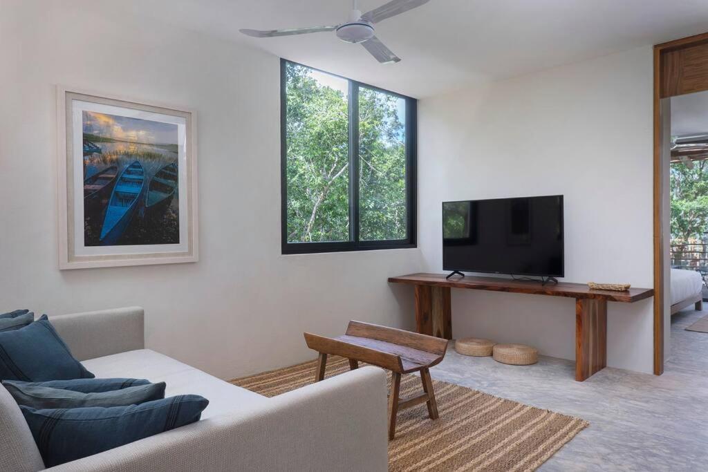 Twin 8br, Concierge, Gated ,jacuzzi, Paddle Court Holiday home Tulum