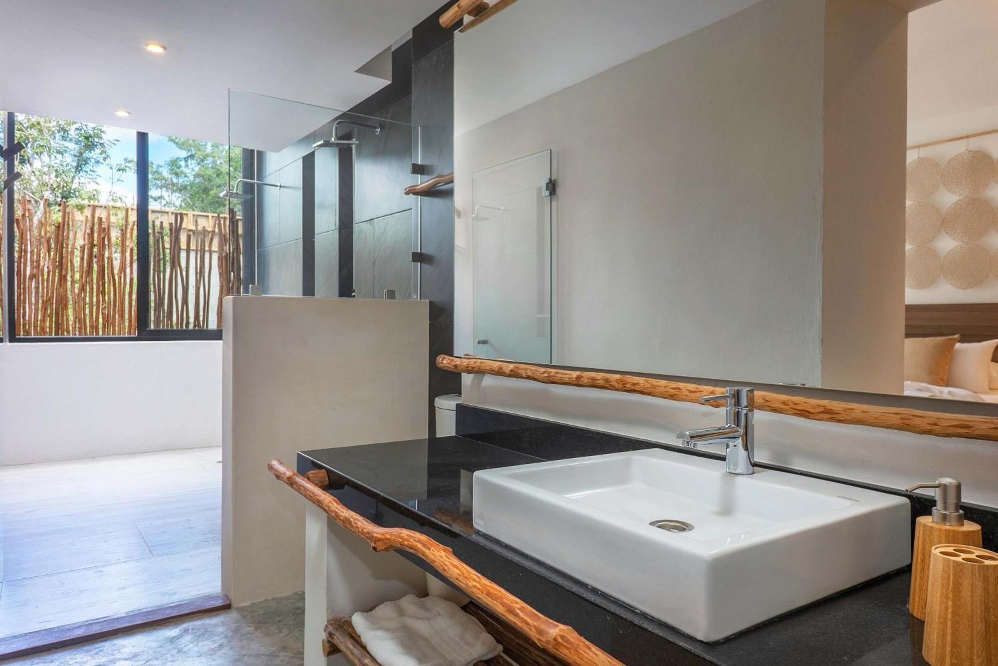 Twin 8br, Concierge, Gated ,jacuzzi, Paddle Court * Tulum