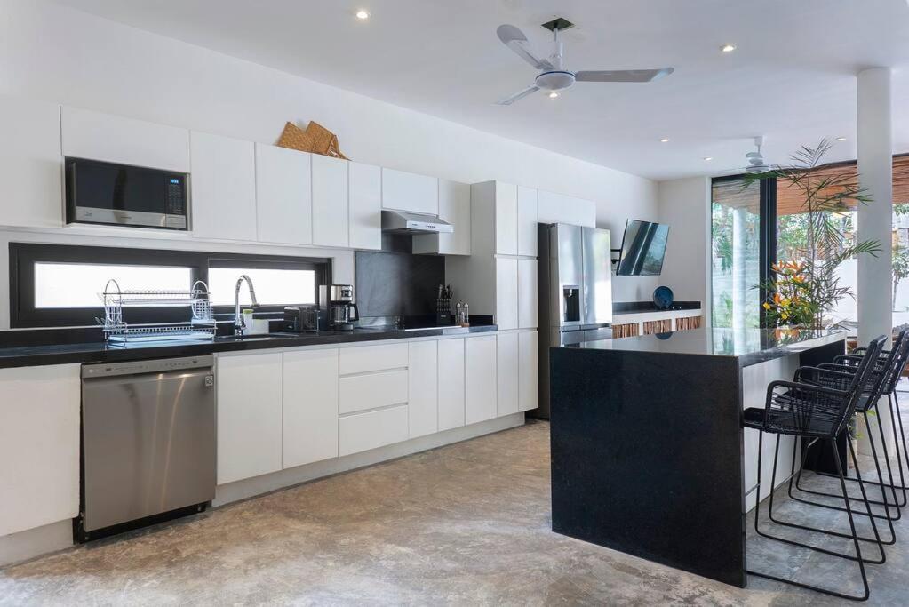 Holiday home Twin 8br, Concierge, Gated ,jacuzzi, Paddle Court