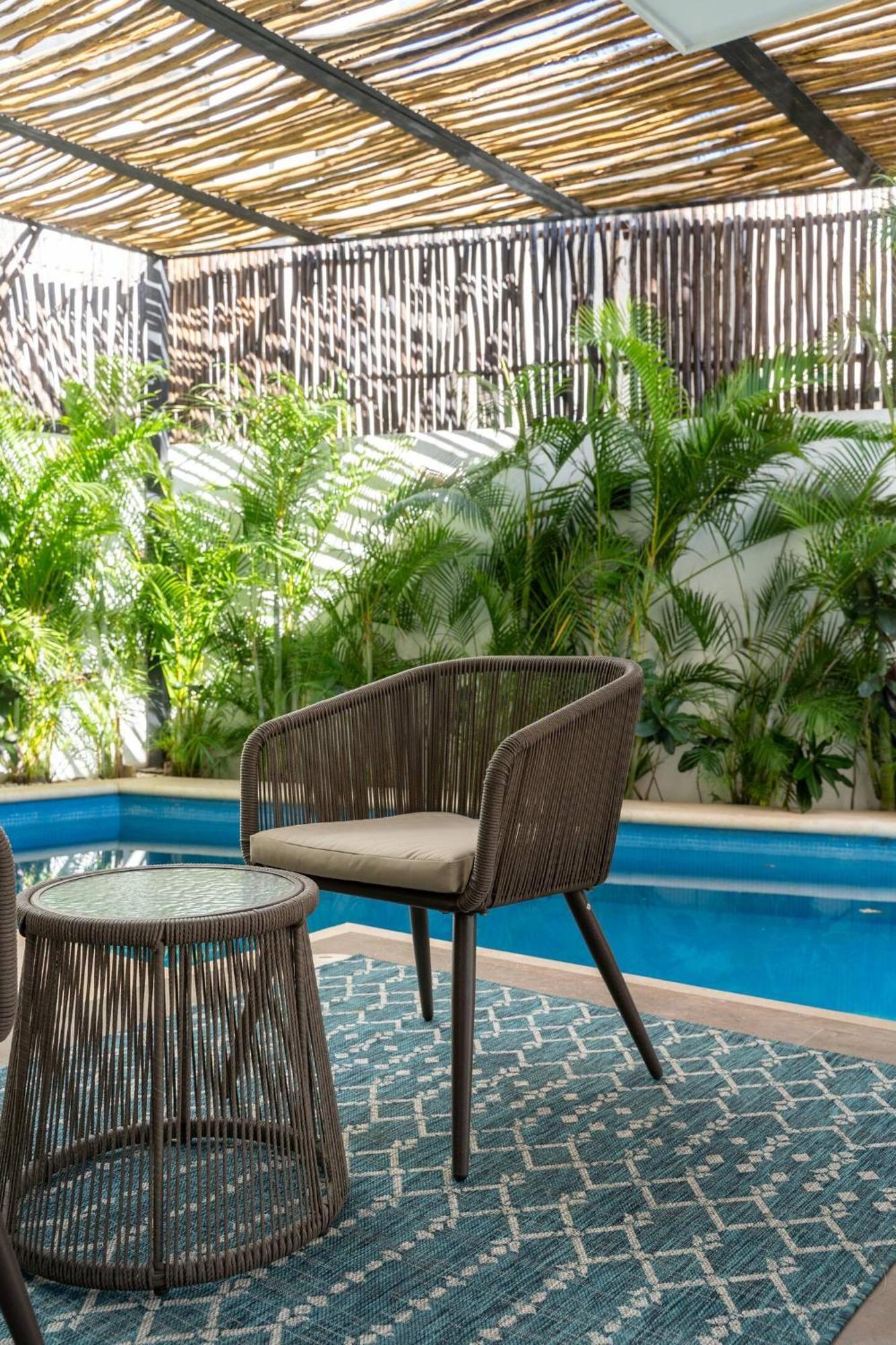 Gorgeous With Amazing Pool